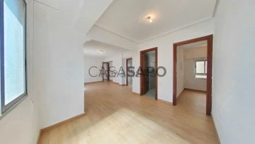 Piso 2 habitaciones + 3 hab. auxiliares