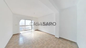 Piso 3 habitaciones + 4 hab. auxiliares