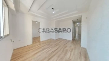 Piso 3 habitaciones + 4 hab. auxiliares