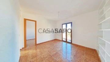 Piso 3 habitaciones + 4 hab. auxiliares