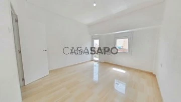 Piso 3 habitaciones + 4 hab. auxiliares