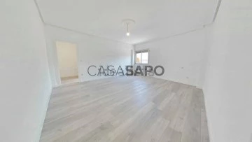 Piso 3 habitaciones + 4 hab. auxiliares