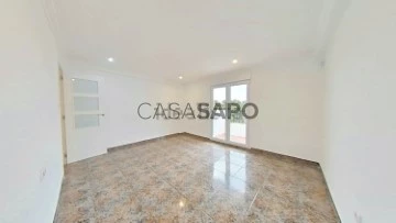 Piso 3 habitaciones + 4 hab. auxiliares