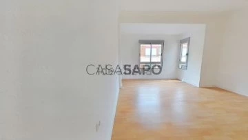 Piso 3 habitaciones + 4 hab. auxiliares