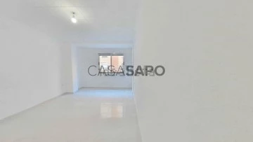 Piso 3 habitaciones + 4 hab. auxiliares