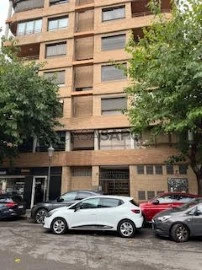 Piso 3 habitaciones + 4 hab. auxiliares