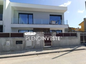 Vivienda pareada 4 habitaciones