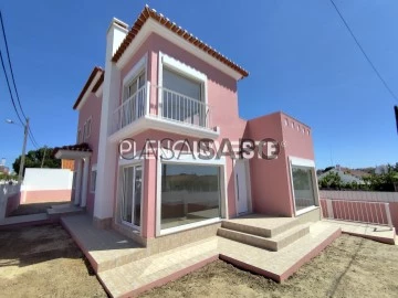 Detached House 4 Bedrooms