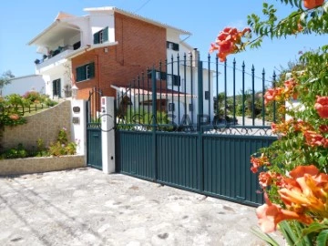 Detached House 5 Bedrooms Triplex