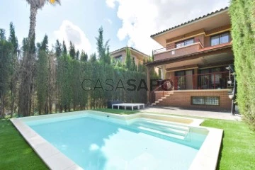 Semi-Detached House 5 Bedrooms Triplex