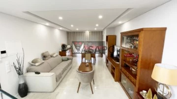 Casa Geminada T4 Duplex