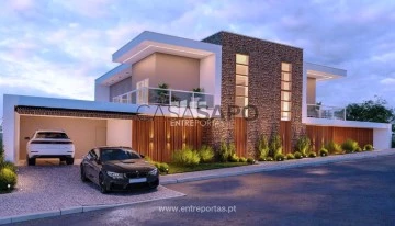 House 4 Bedrooms