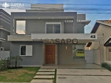 Casa em condomínio 4 Quartos