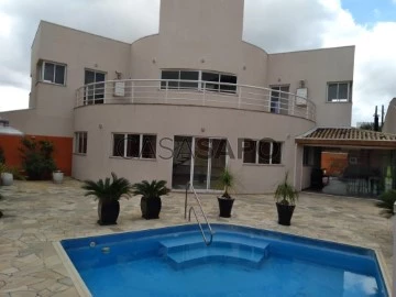 Casa em condomínio T4