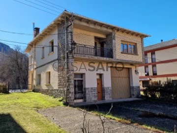 Casa amb parcel·la 4 habitacions