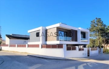 Detached House 4 Bedrooms