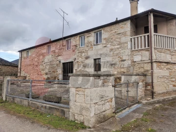 Casa amb parcel·la 8 habitacions