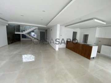 Detached House 4 Bedrooms Duplex