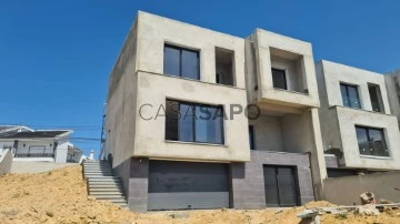 Semi-Detached House 4 Bedrooms