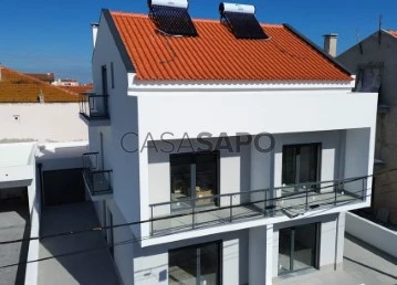 Semi-Detached House 3 Bedrooms Triplex