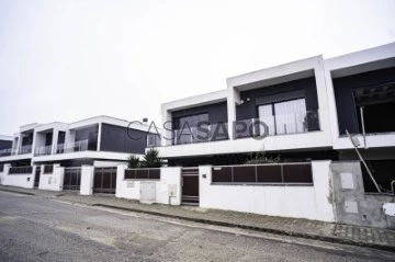 Detached House 4 Bedrooms Duplex