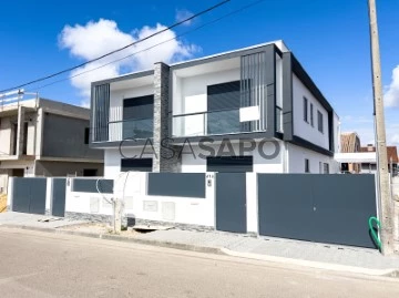 Semi-Detached House 3 Bedrooms