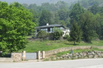 Two-flat House 8 Bedrooms