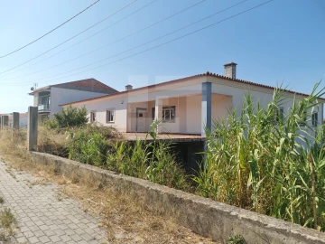 Casa Térrea T4 Duplex