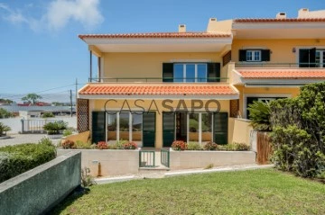 Casa em condomínio T4 Triplex