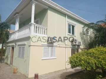 Casa em condomínio