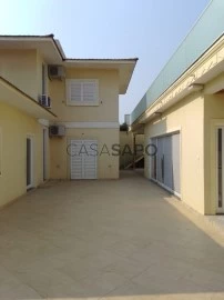 Two-flat House 4 Bedrooms