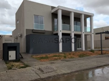 Casa em condomínio T5