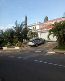 Casa em condomínio T4