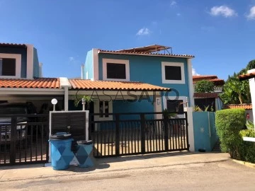 Casa em condomínio T3+1