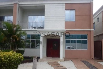 Casa em condomínio T4 Duplex