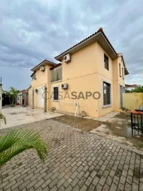 Casa em condomínio T4+1