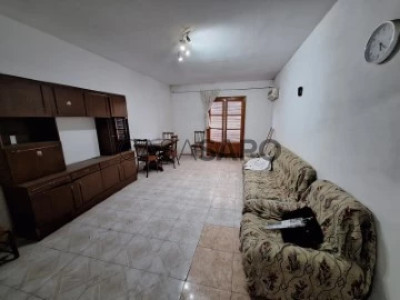 Piso 3 habitaciones + 2 hab. auxiliares