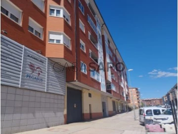 Veure Plaça de pàrquing, Universidad, Ávila, Universidad en Ávila