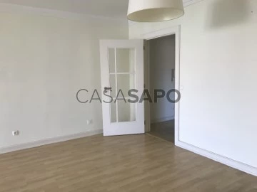 Ver Apartamento T2 Com garagem, Alto das Flores (Cascais), Cascais e Estoril, Lisboa, Cascais e Estoril em Cascais