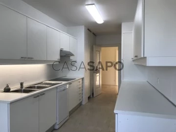 Ver Apartamento T2 Com garagem, Alto das Flores (Cascais), Cascais e Estoril, Lisboa, Cascais e Estoril em Cascais