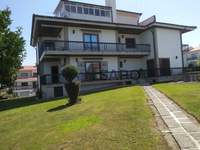 House 5 Bedrooms Fafe Fafe