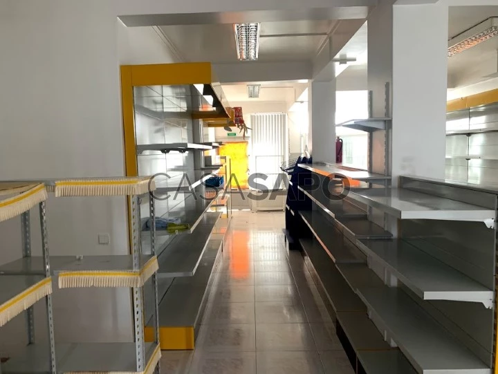 Espaço comercial Trafaria/Caparica- R/C