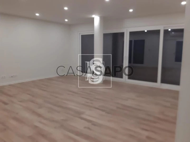 Apartamento T3 para comprar em Almada