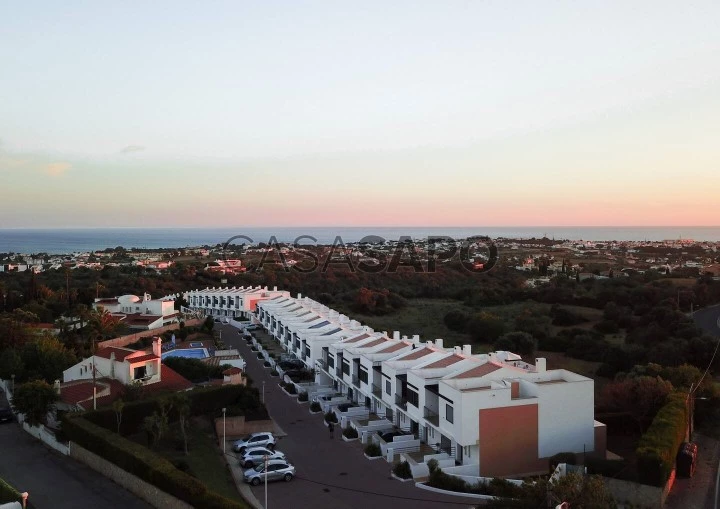 Moradia T3 Triplex para comprar em Albufeira