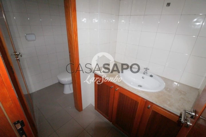 Comercial para comprar em Barcelos