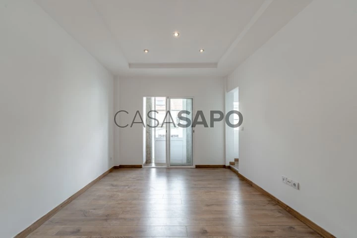 Apartamento T2 Triplex para comprar no Seixal