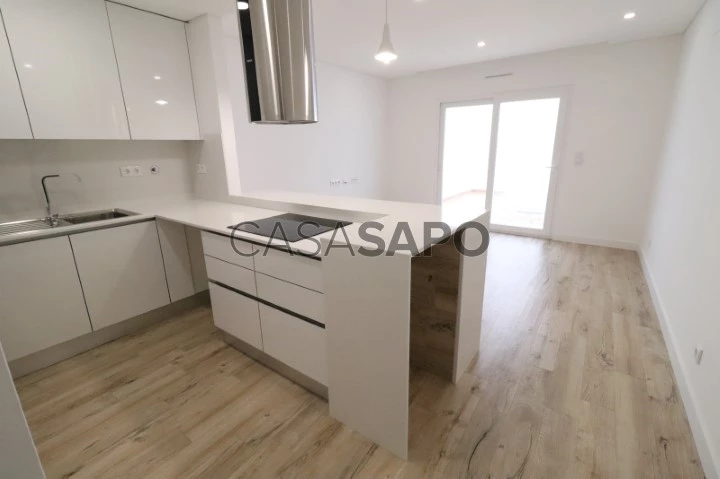 Moradia T2 Duplex para comprar em Loures