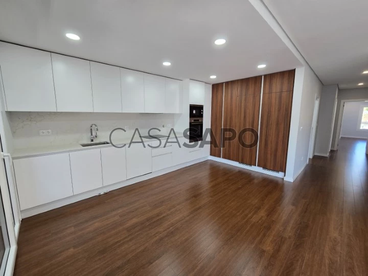 Apartamento T2 para comprar na Amadora