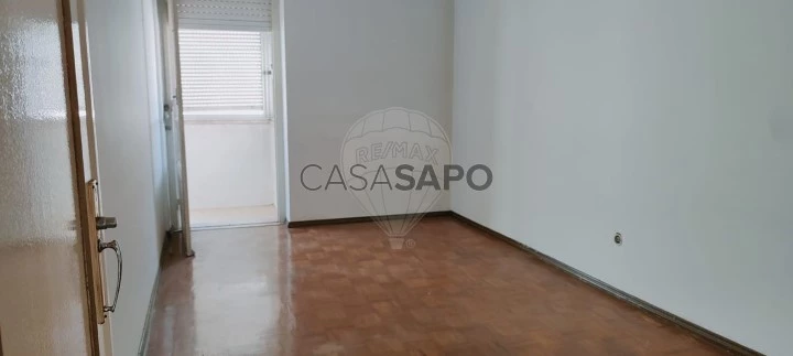 Apartamento T2 para comprar na Amadora