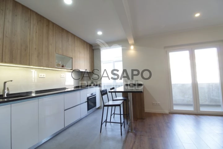 Apartamento T2 para comprar na Amadora